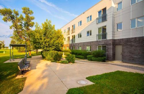 Portage La Prairie Hotel | Barker Suites Southport