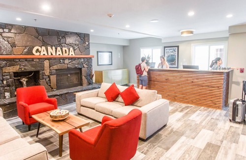 Canmore Cabin | Basecamp Lodge I Deluxe Double King Room