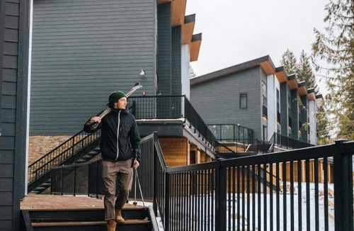 Revelstoke Hotel | Basecamp Resorts Revelstoke I Micro-Suite