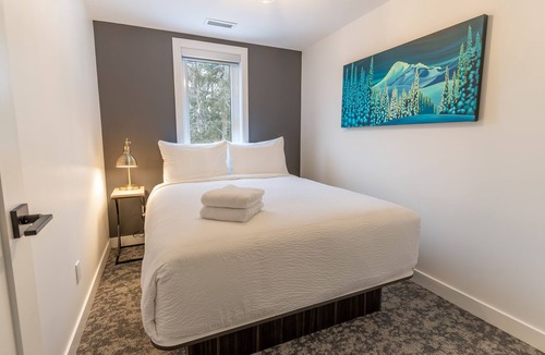 Revelstoke Hotel | Basecamp Resorts Revelstoke I Three Bedroom Suite