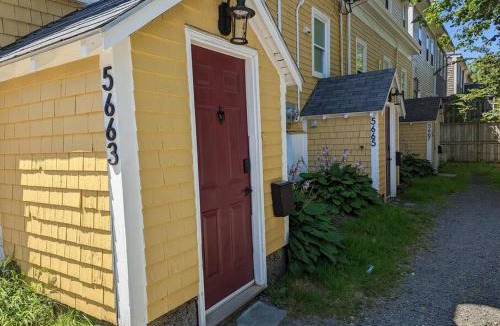 Downtown Halifax Apartment | Bauer Terrace - Cozy 1 bedroom beside The Citadel