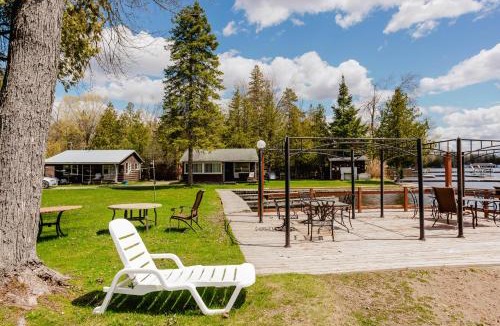 Bobcaygeon House | Beach, BBQ, Waterfront Ambleside Resort in Bobcaygeon, Kawartha