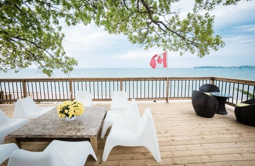 Crystal Beach House | Beach Front Family Cottage Ping Pong & Karaoke!