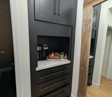 Beamsville Bed & Breakfast | Beamsville Modern Rustic Suites