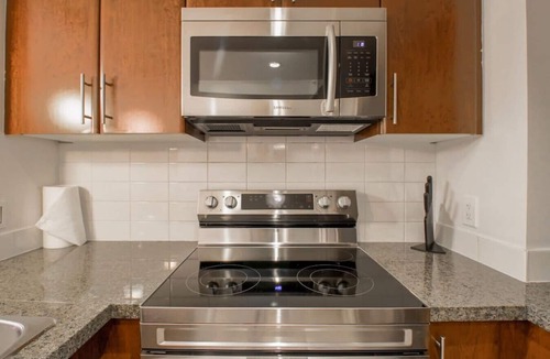 Crosstown Apartment | Beautiful 2 Bedroom Apartment Downtown Vancouver