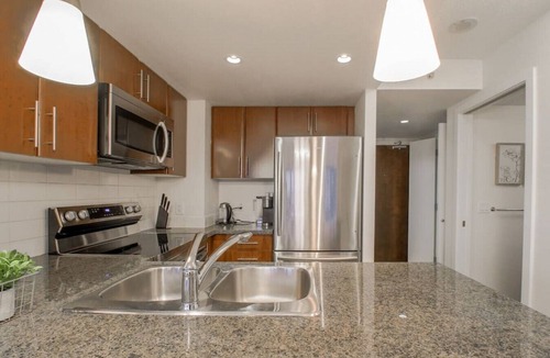 Crosstown Apartment | Beautiful 2 Bedroom Apartment Downtown Vancouver