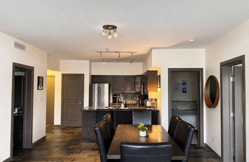 South Pandosy Condo | Beautiful 3 Bedroom, 2 Bathroom Condo in Kelowna. Huge Corner Balcony!