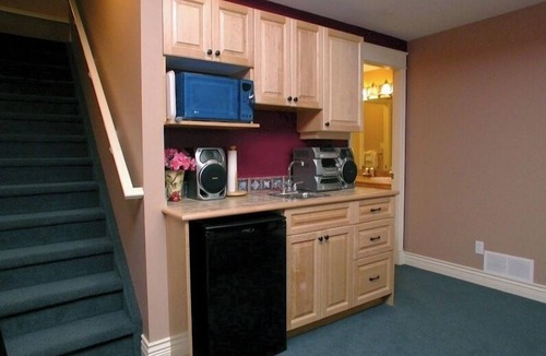Silver Star Mountain House | Beautiful 3 br home on the Knoll. Hot tub, garage, BBQ, laundry, bbq.Exceptional
