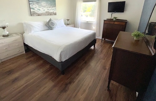 Collingwood House | Beautiful 4 bedroom home 5 minutes to Blue Mountain