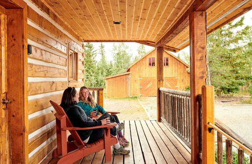 Ibex Valley House | Beautiful and Comfortable Log Home with Mountain Views