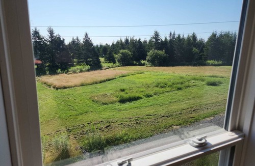 Boylston Apartment | beautiful apartment near the ocean in an outbuilding