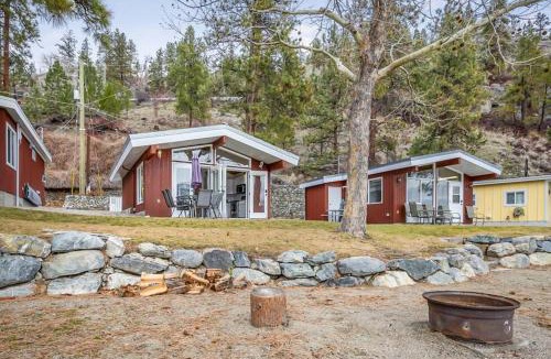 Central Okanagan House | Beautiful Cabin Right next to Lake Okanagan #5