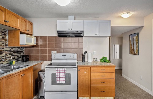 Symons Valley House | Beautiful & Cozy Guest Suite in Northwest Calgary