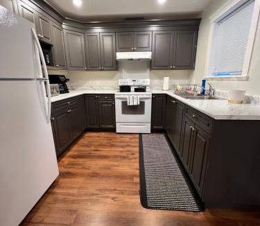 Regional District of Nanaimo Apartment | Beautiful Entire 2 Bedroom Suite
