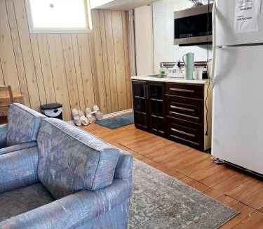 Brossard House | Beautiful Family-Friendly privet basement