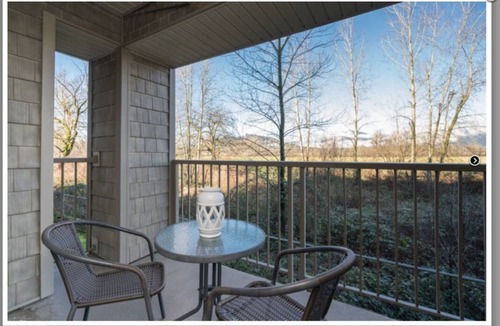 Chilliwack Proper Village West Condo | Beautiful furnished 2 bedroom condo with views! (Chilliwack) Long-Term Rental.