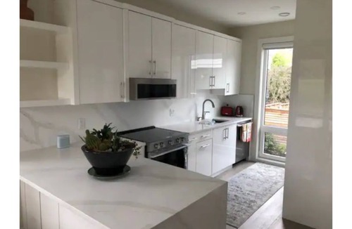 Fairfield House | Beautiful Home on Park