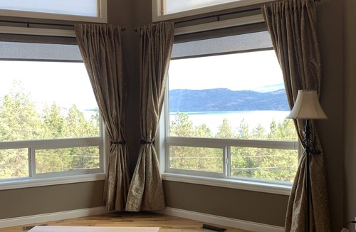Westshore Estates House | Beautiful lake view home, sleeps 8, pets allowed