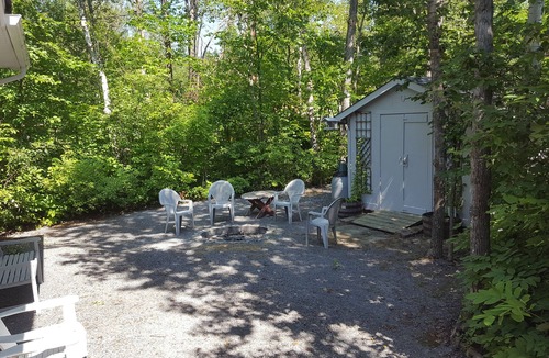 Beaconia Cabin | Beautiful Lakeview Cabin, quiet location, gorgeous sunsets & close to Beaches