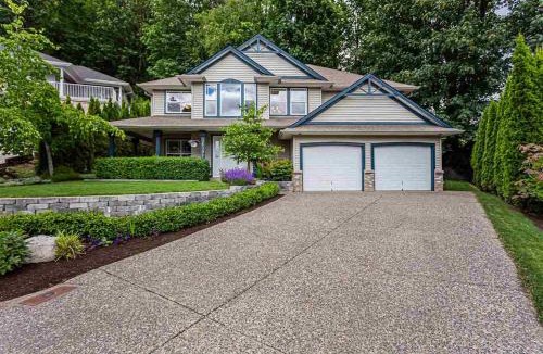 Lower Sumas Mountain Apartment | Beautiful Mountain Retreat with a View