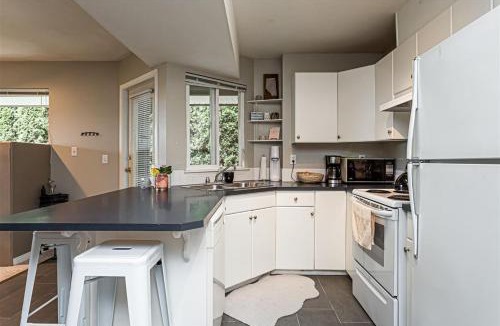 Lower Sumas Mountain Apartment | Beautiful Mountain Retreat with a View