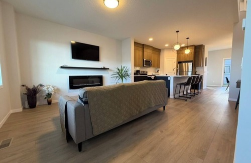 Southwest Calgary House | Beautiful New House in Alpine Park