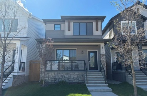 Southwest Calgary House | Beautiful New House in Alpine Park