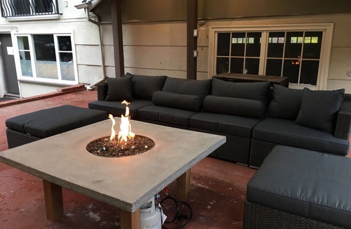 Sidney House | Beautiful Ocean View Suite Near the Airport, Ocean and Wineries!