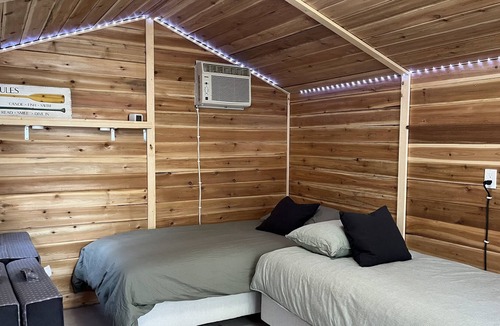 Celista Cottage | Beautiful Property by the Lake