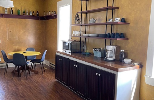 Mahone Bay Apartment | Beautiful spot! Located in central Downtown area. Close to restaurants +shopping