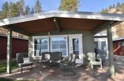 Central Okanagan Cabin | Beautiful Three Bed Lakefront Cabin - Seclusion Bay (Cabin #7)