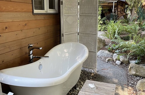 Irvines Landing House | Beautiful vintage Airstream on the Sunshine Coast- close to ocean, lakes, hiking