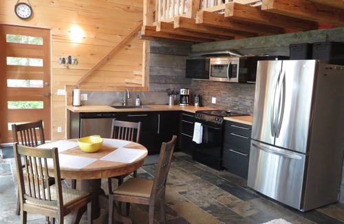 Regional District of Fraser-Fort George House | Beautiful Waterfront Cottage in Northern BC