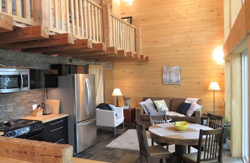 Regional District of Fraser-Fort George House | Beautiful Waterfront Cottage in Northern BC