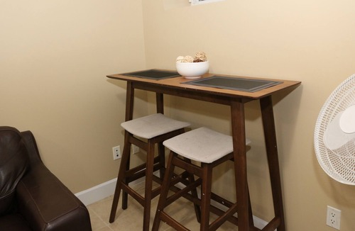 Sunset Apartment | Beautiful well equiped + centrally located private one bedroom suite