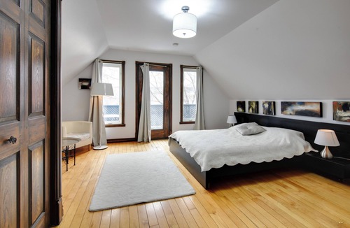 Mauricie Bed & Breakfast | Bed and Breakfast Luxury family suite overlooking the St-Mauricie River