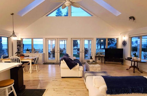 Davis Bay House | Bella White House by IRIS PROPERTIES!