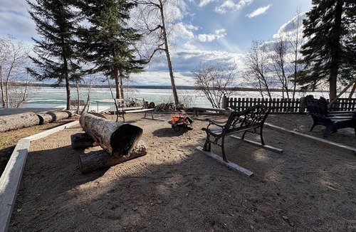Watson Lake Apartment | Berrynice Lake Suite, Watson Lake right on your door step