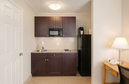 Drayton Valley Hotel | Best Maple Inn