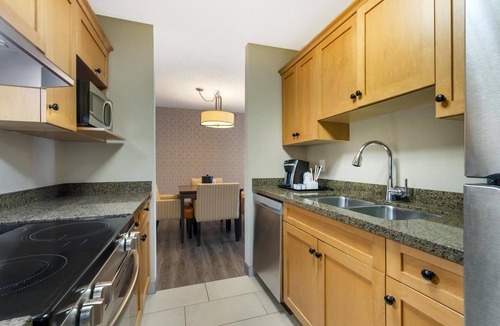 Aldergrove Hotel | Best Western Plus Country Meadows Inn
