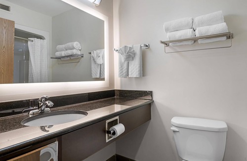 Dartmouth Hotel | Best Western Plus Dartmouth Hotel & Suites