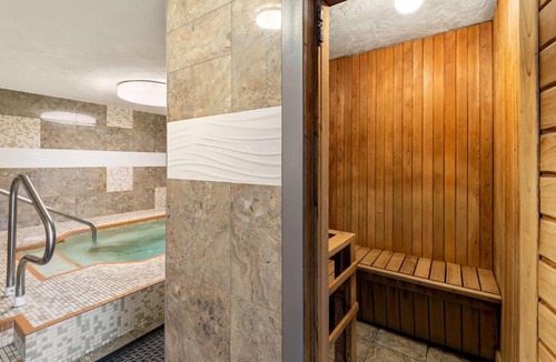 Inner Harbour Hotel | Best Western PLUS Inner Harbour Hotel