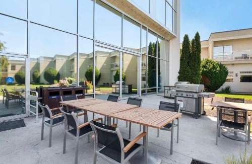 Dilworth Mountain Estates Hotel | Best Western Plus Kelowna Hotel & Suites