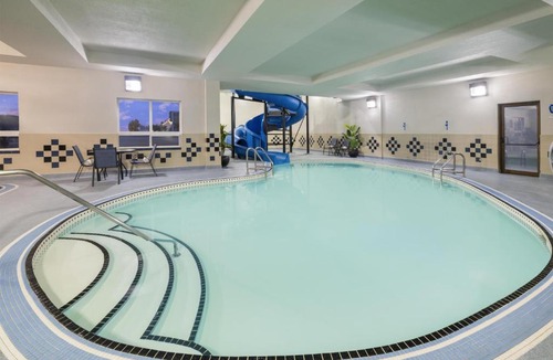 Calgary Hotel | Best Western Premier Freeport Inn Calgary Airport
