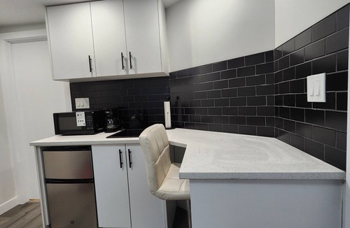 West Edmonton Apartment | Bethel Cozy Studio