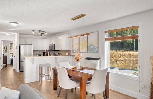 Radium Hot Springs Condo | Bighorn Manor | Central | Wood Fireplace | Views