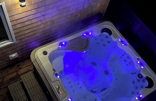 Charlottetown House | Bishop House, Sleeps 8, Downtown with Hot Tub!