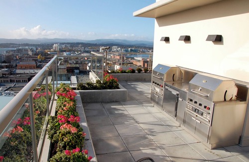 Harris Green Condo | Black Pearl Suite