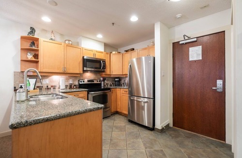 Blackcomb Apartment | Blackcomb ski-in/out | AC | Smart TV