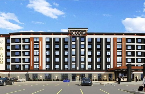 Gateway Hotel | Bloom Mississauga, Tapestry Collection By Hilton